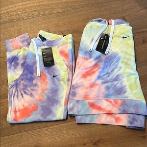 NWT Nike Oversized Fit Tye-dye Sweatsuit. Women’s size M.